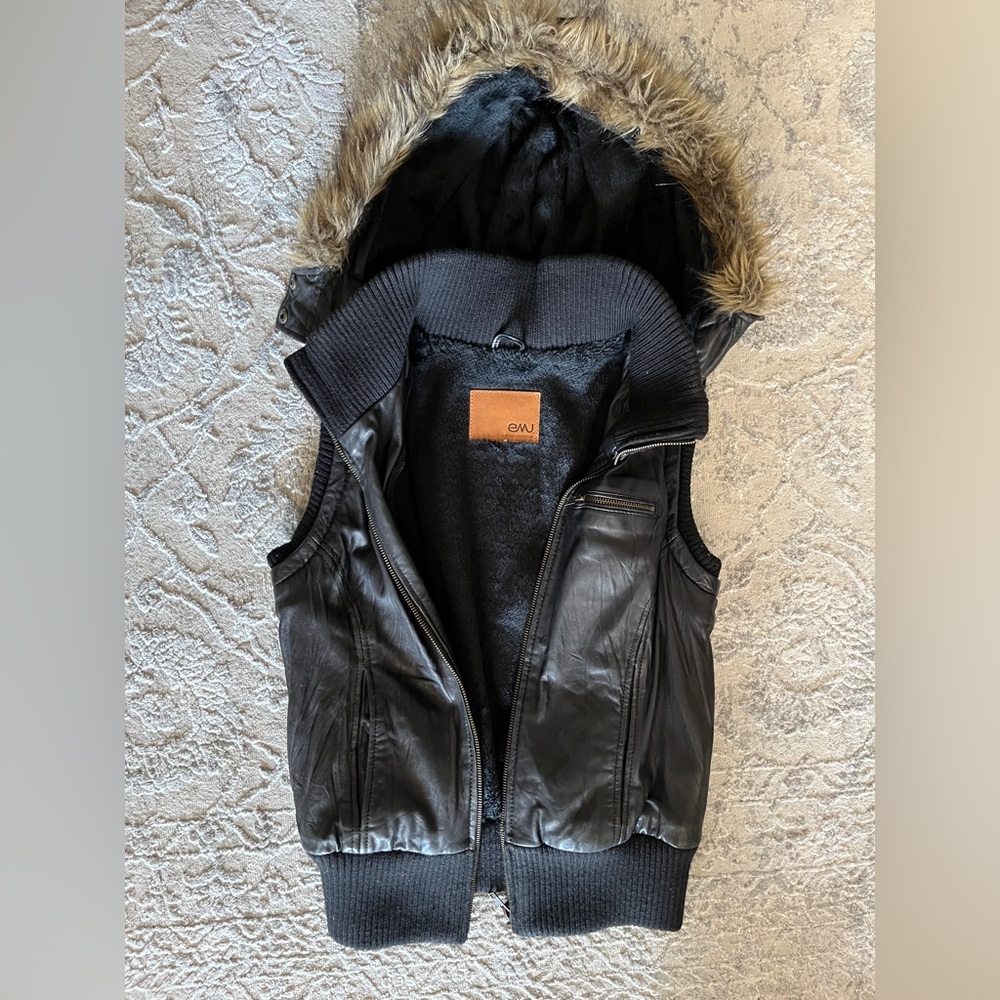 Black Sheepskin Leather Vest Small by Emu Australia - Ugg